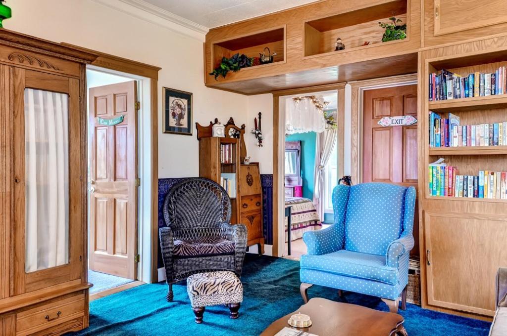 Astoria Painted Lady Historic Apt With River View! Exterior photo