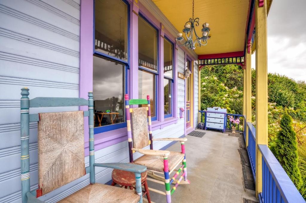 Astoria Painted Lady Historic Apt With River View! Exterior photo