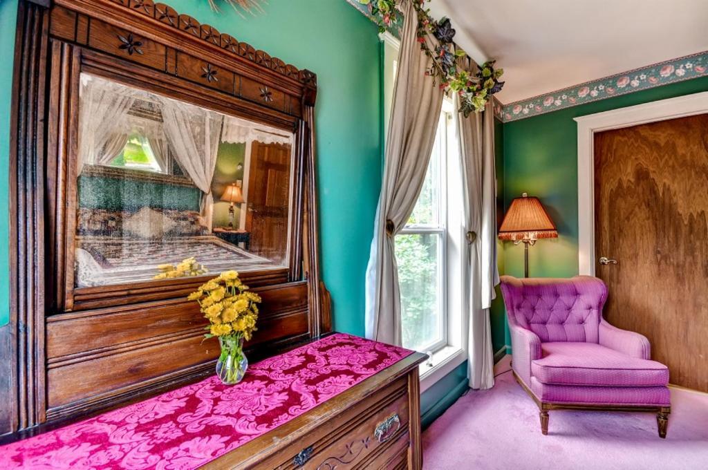 Astoria Painted Lady Historic Apt With River View! Exterior photo